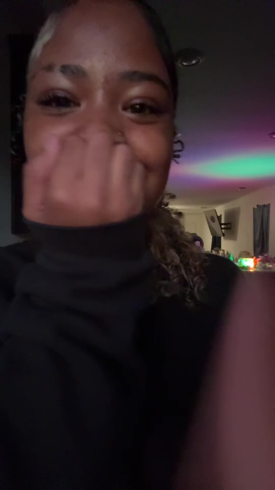 @¿ᴛᴏɴɪ?
