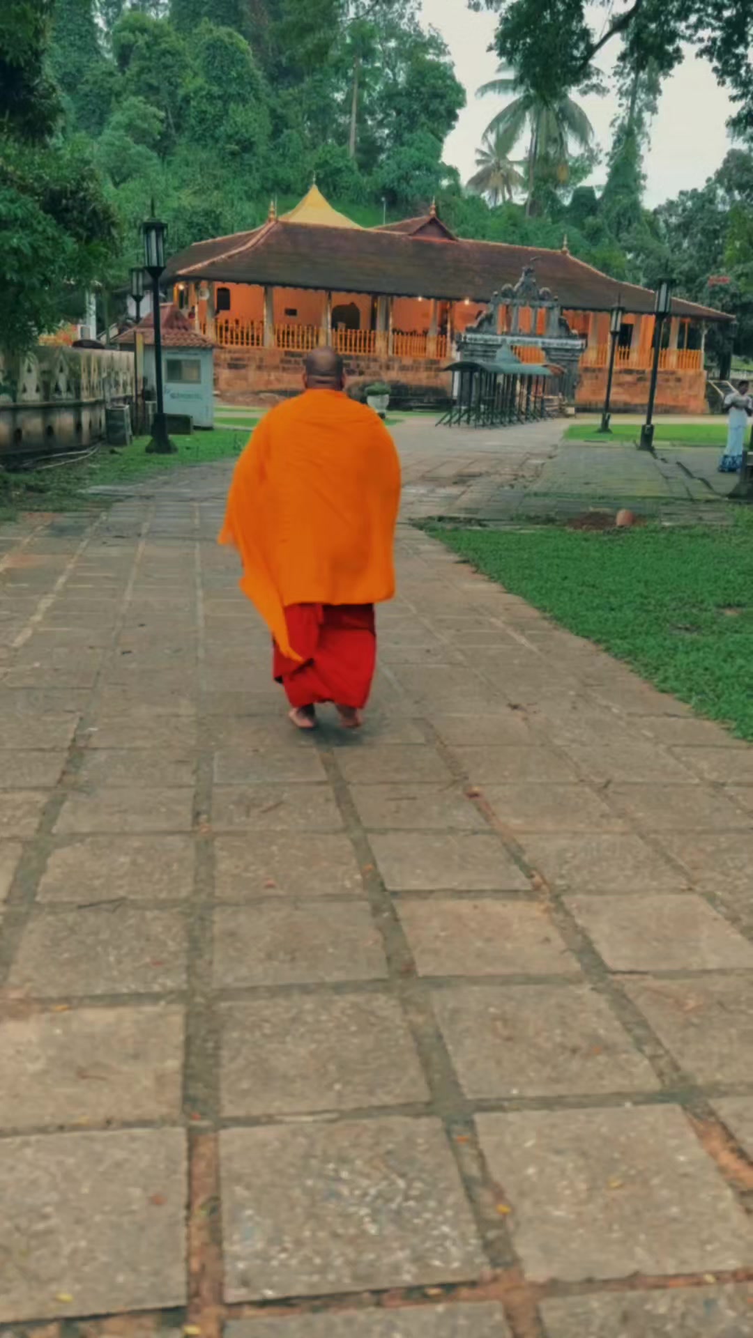 @@භාරතී -පොඩි- හාමුදුරුවෝ