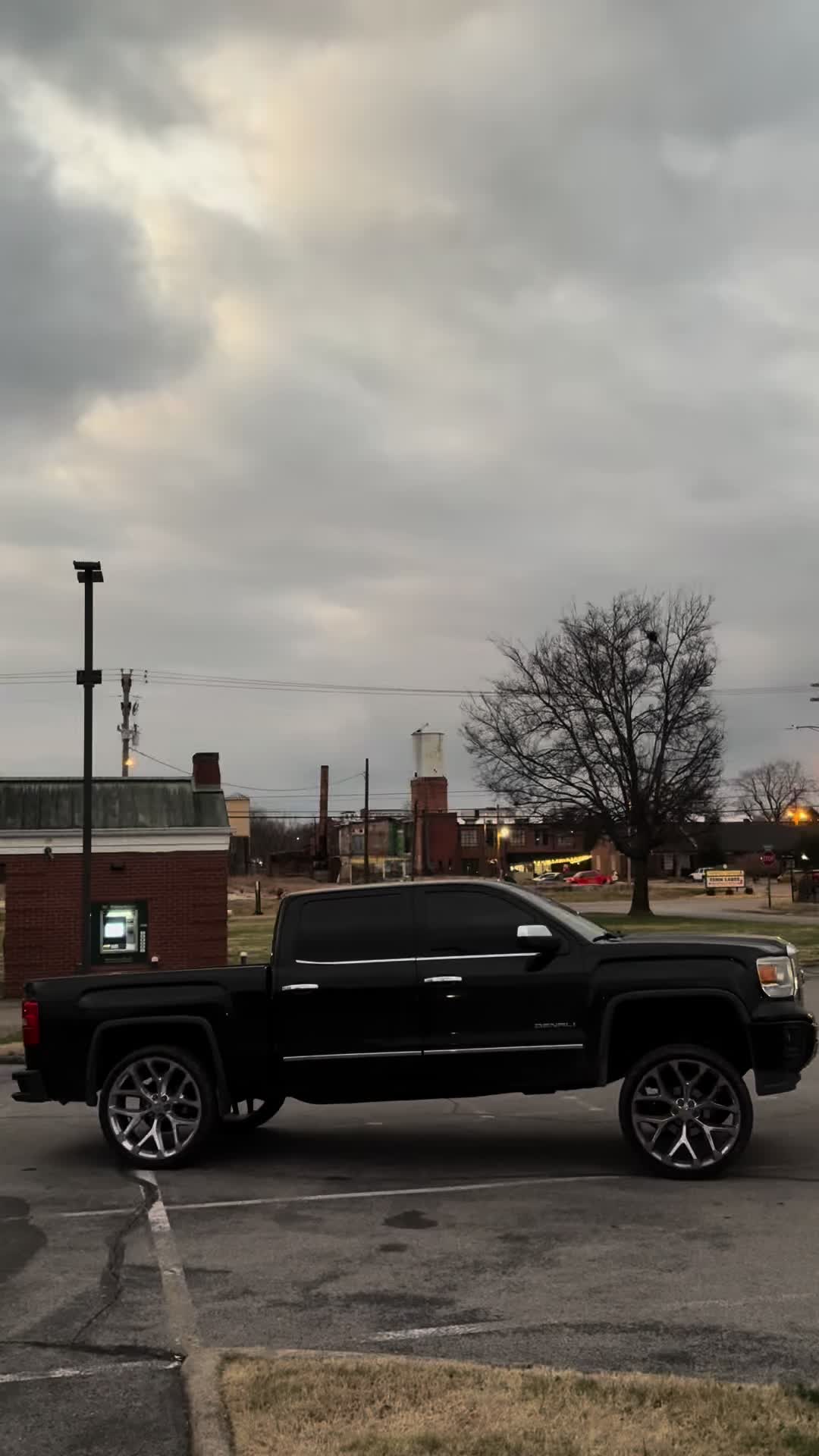 @That.red.obs.step side