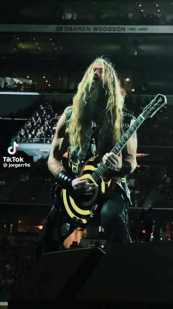 @Tj_lovesCreed🤘🎸