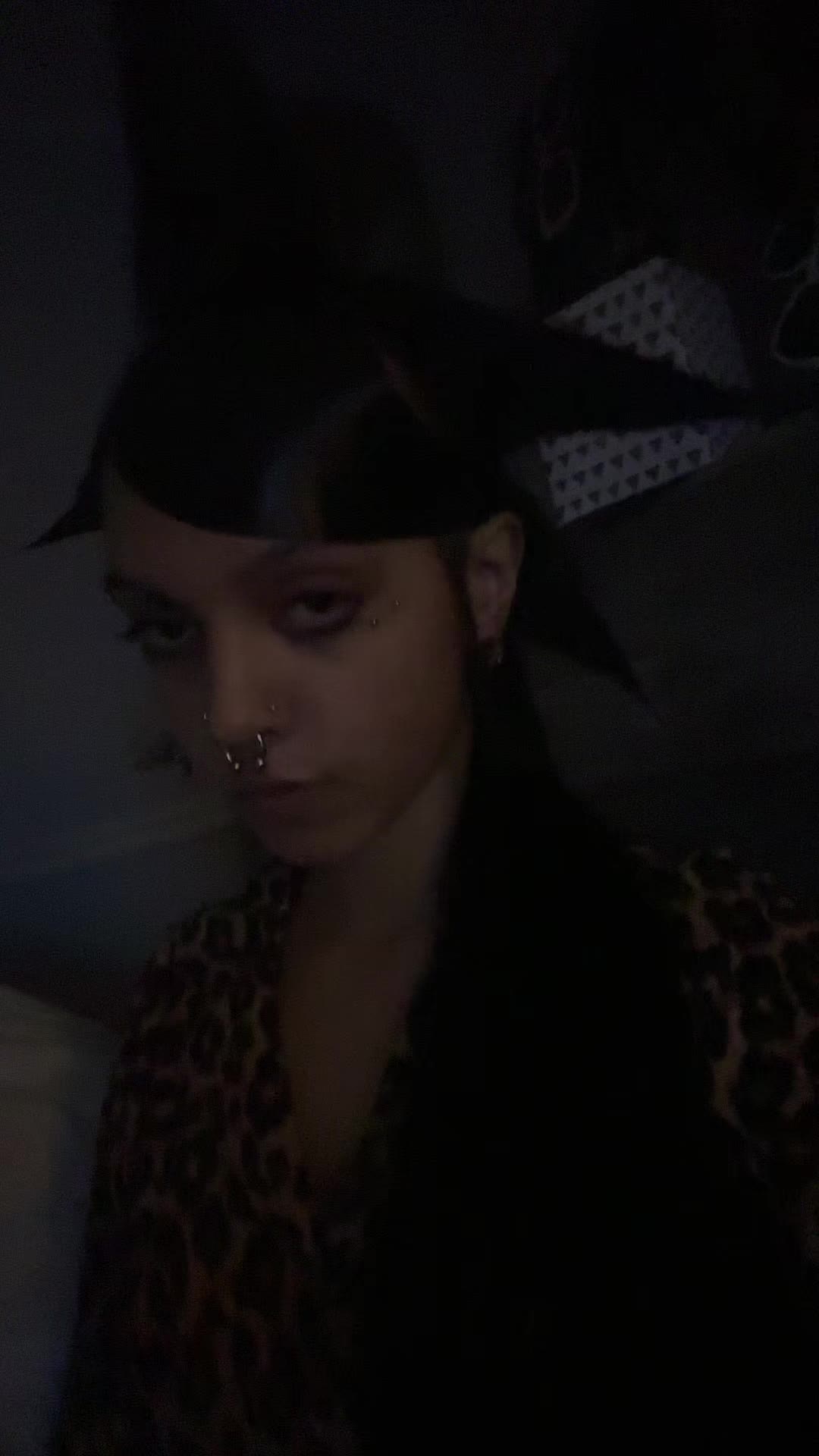 @🧟&zwj;♀️