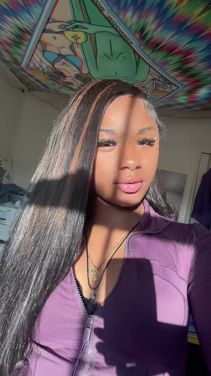 @ariisluggaa👩🏾❤️💋👩🏾🫦