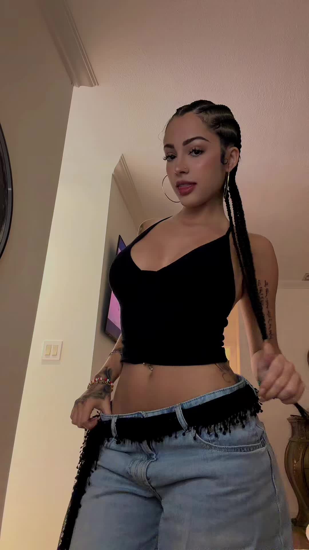 @Malu Trevejo
