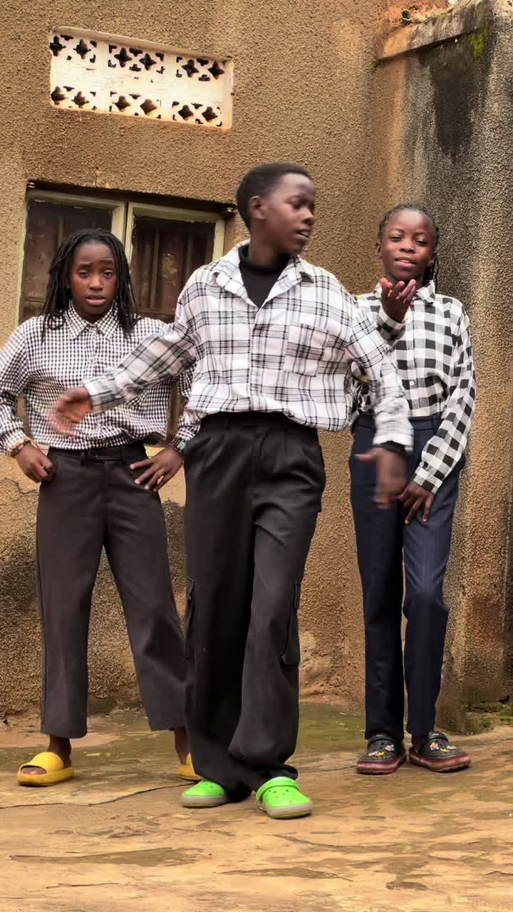 @DREAM HUDSON GIRLS 🇺🇬🇺🇸