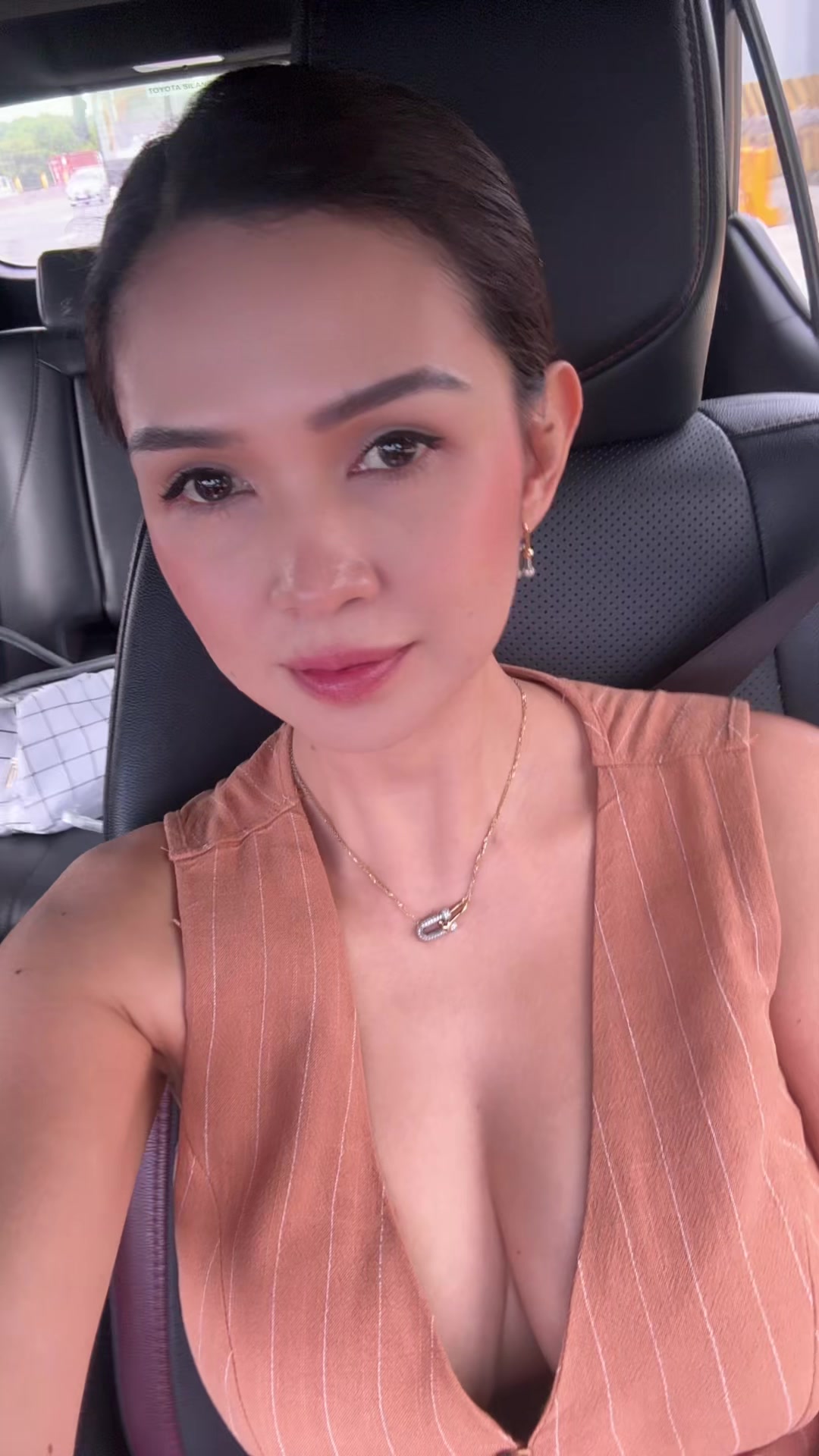 @Mariedelatorre05 on IG