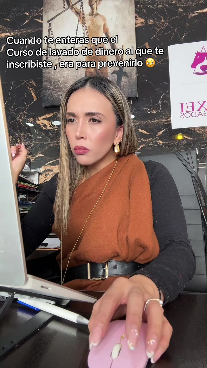 @Vanessa Armijos/Sra Ley ⚖️Abg