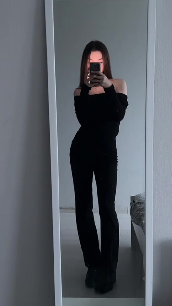 @аня аника