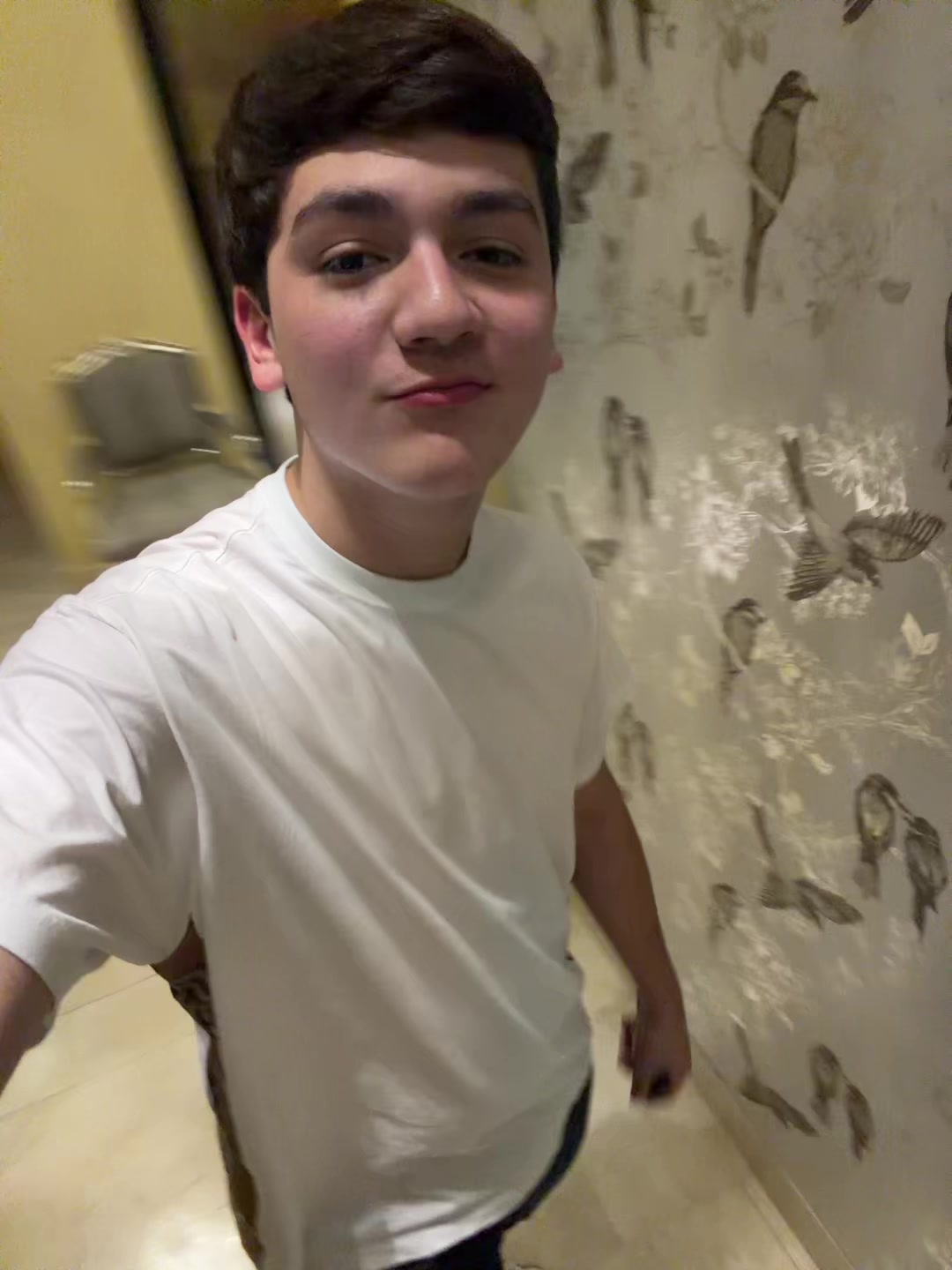 @Elpilotito