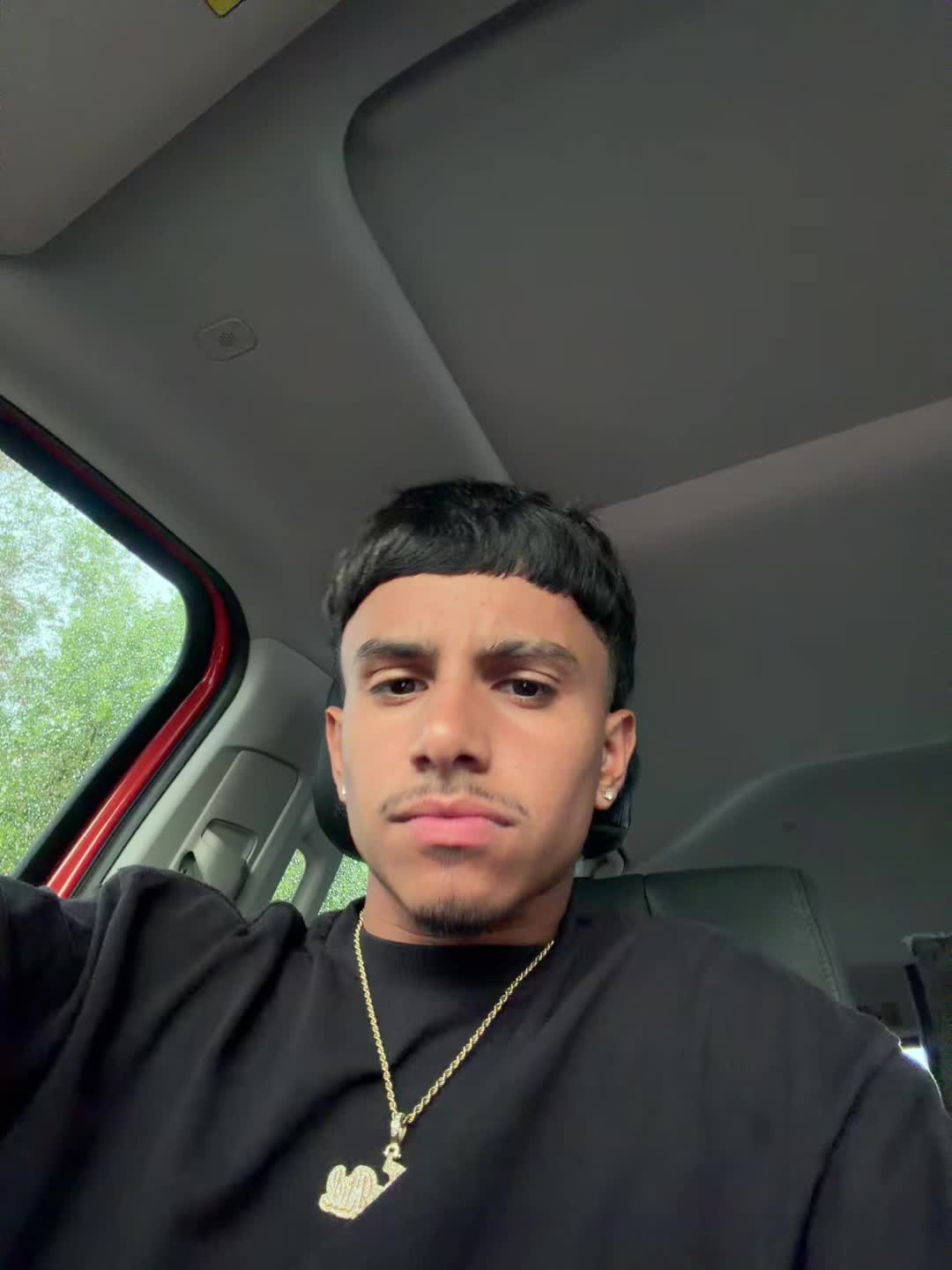 @🥸
