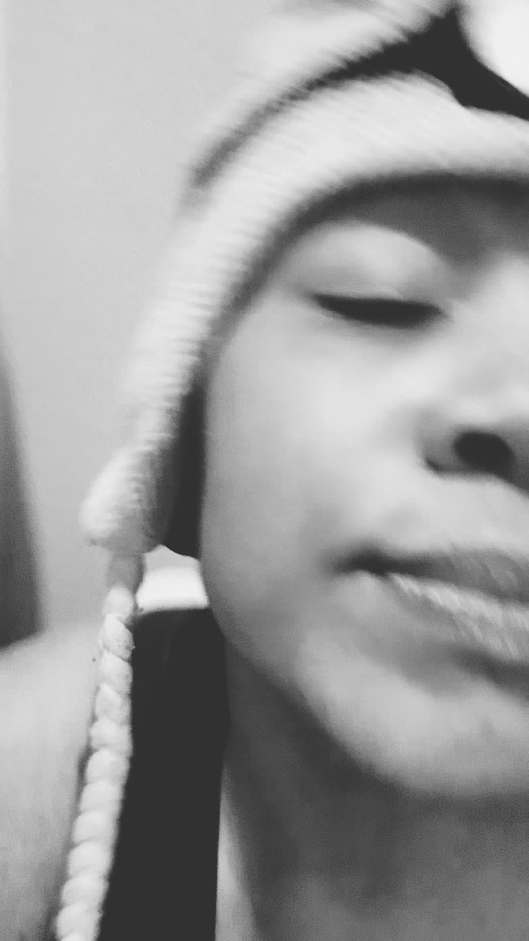 @pinky_am 🏳️&zwj;🌈 lesbian
