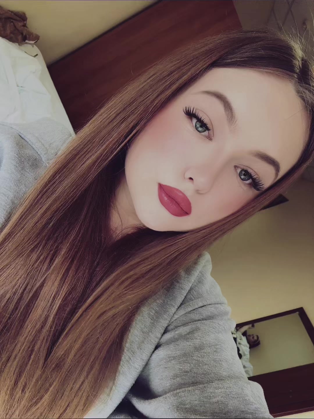 @Человек слаб - когда влюблён.