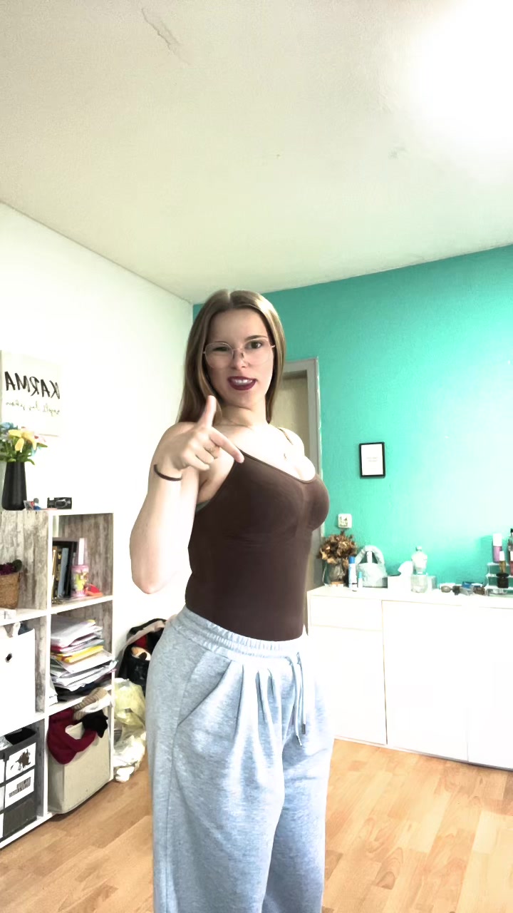 @✮