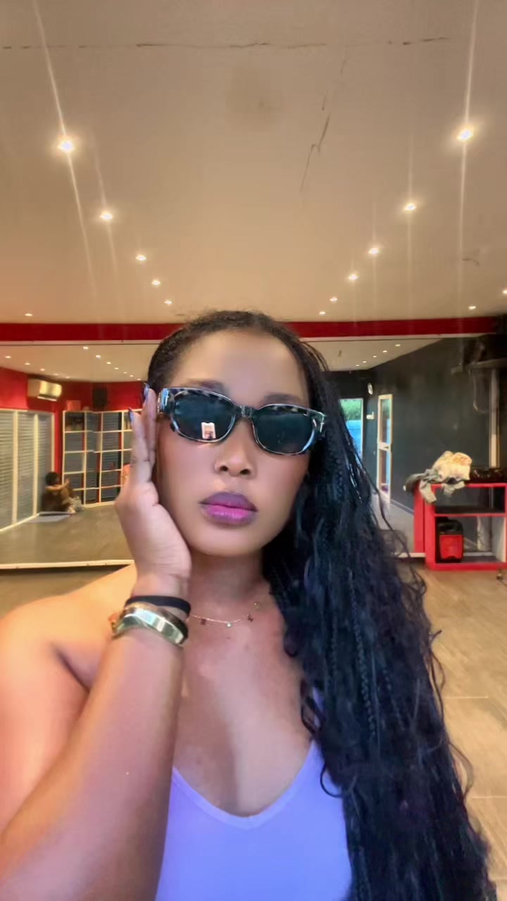 @Christelle Miller💜🇫🇷🇹🇬