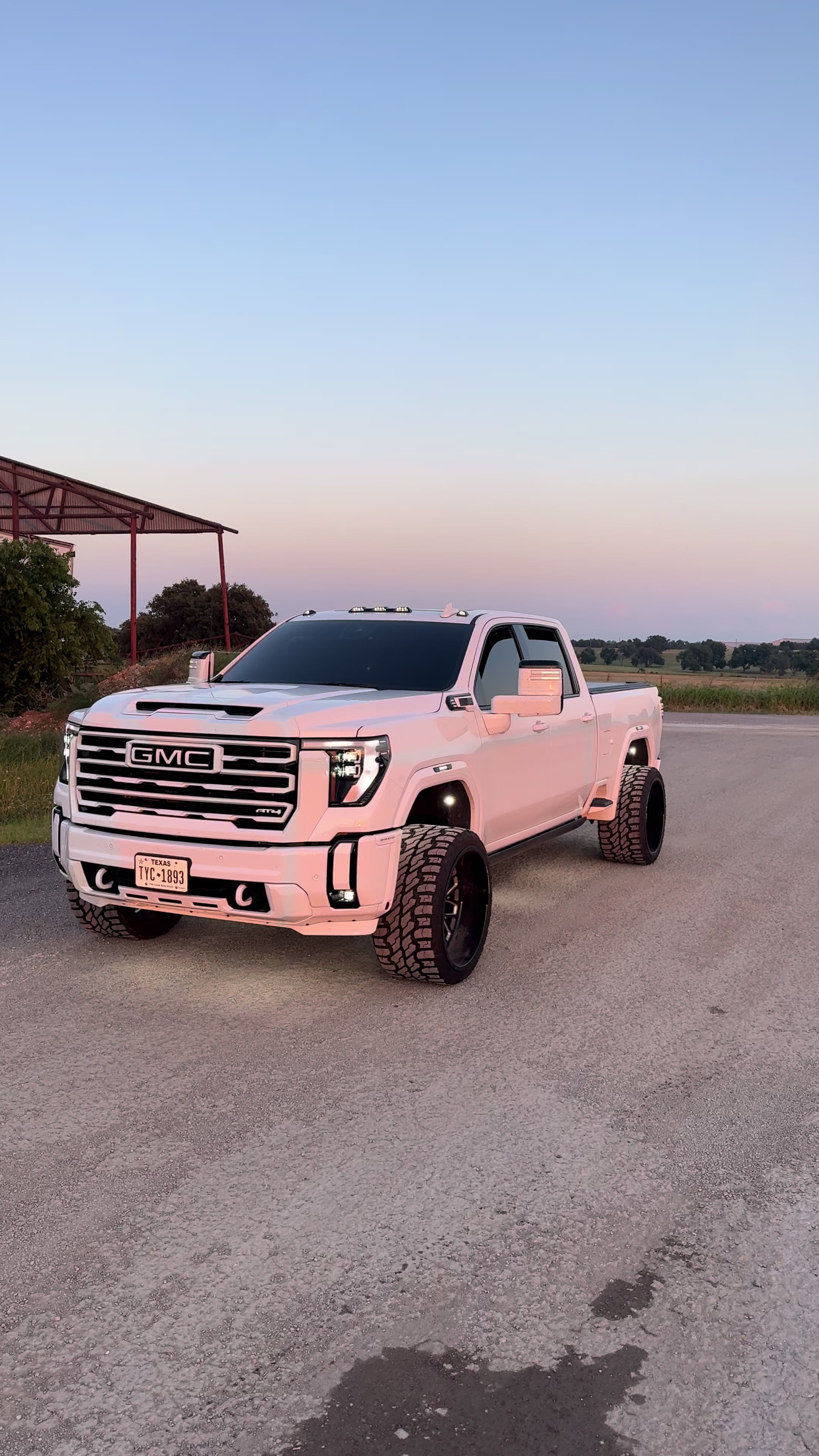 @wyatt.tevis