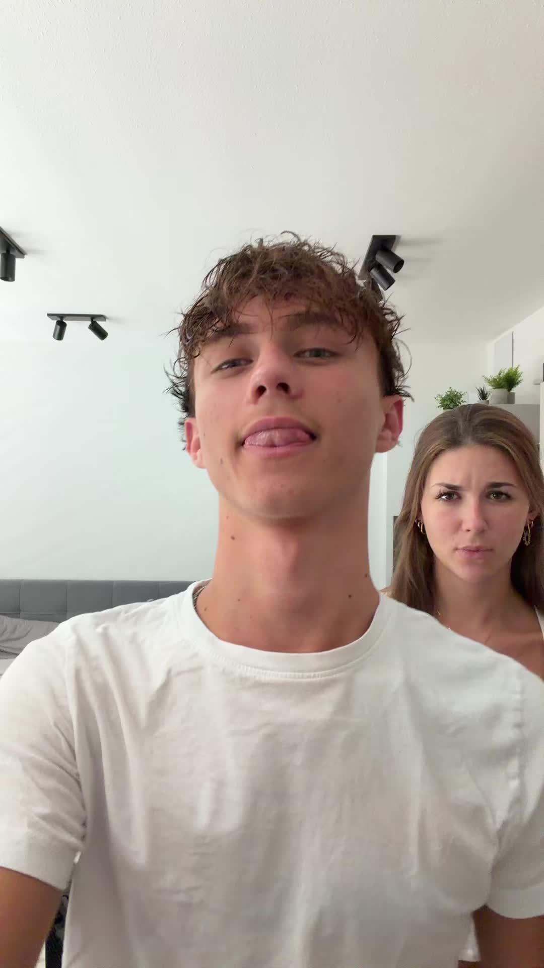 @neviovds