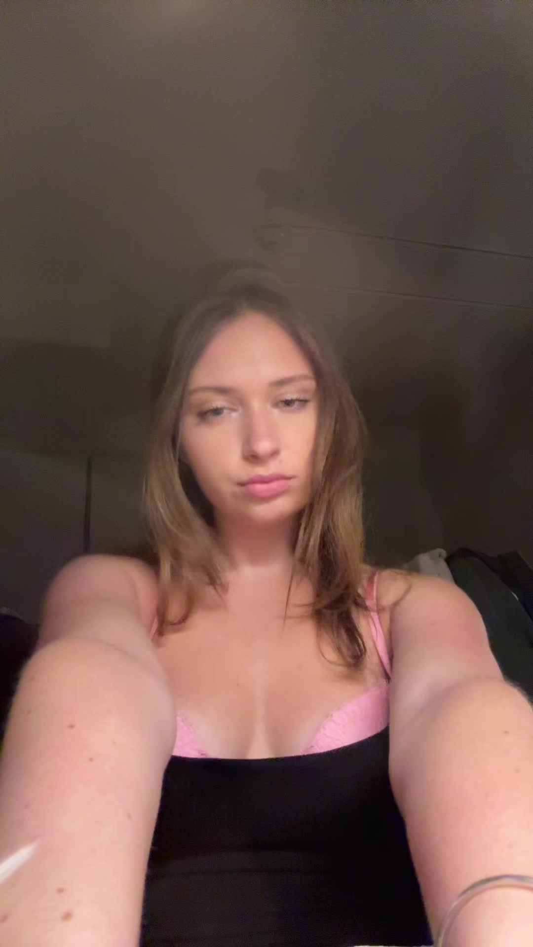 @ella g