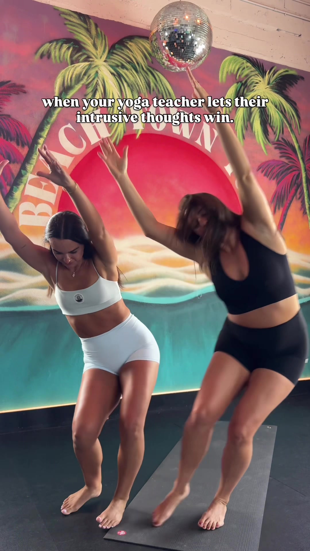@Beach&ensp;Town&ensp;Yoga