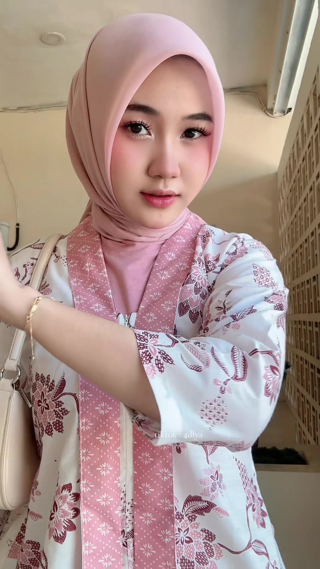 @adlyyy