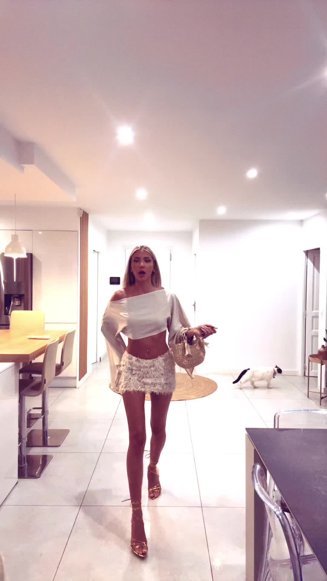 @L U C I E