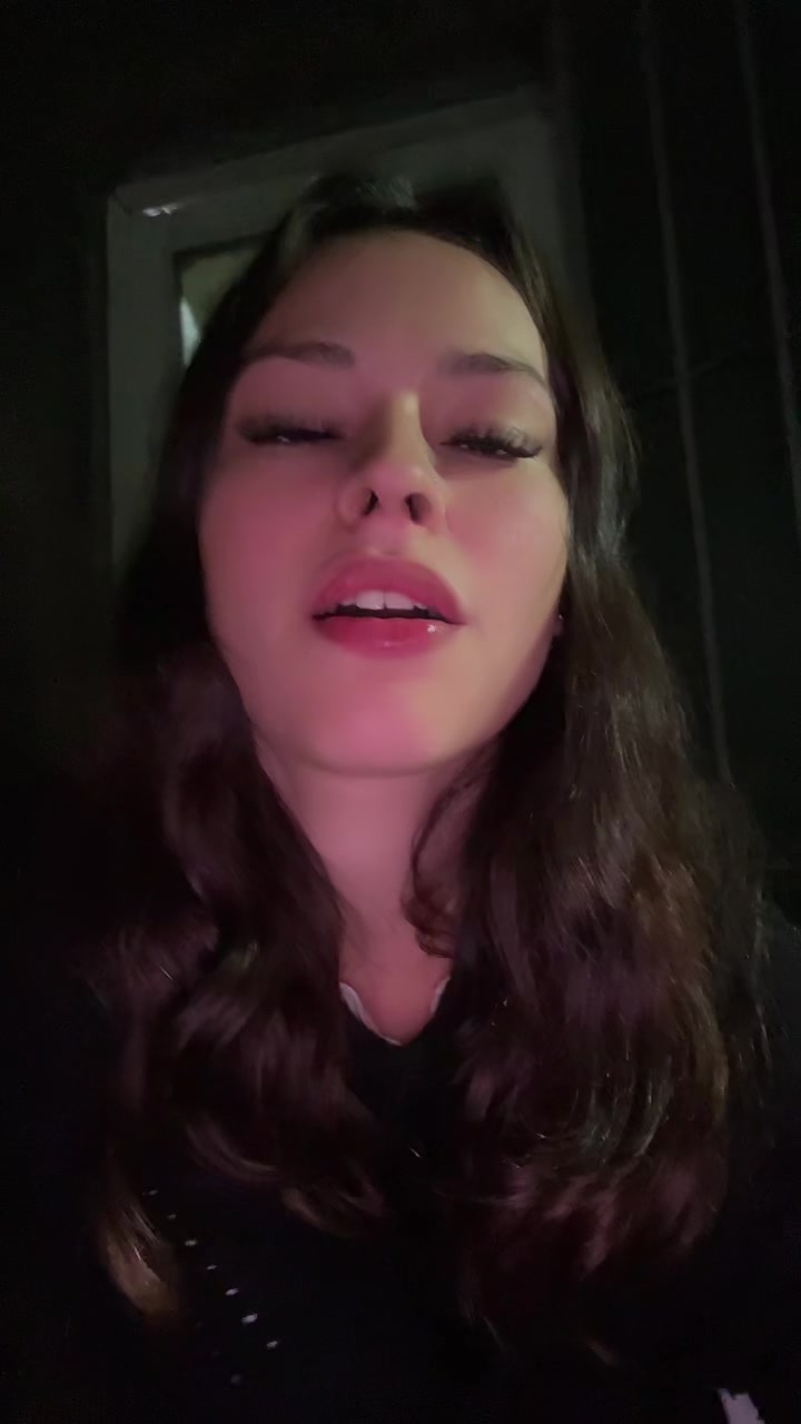 @Adriana_Dostal_