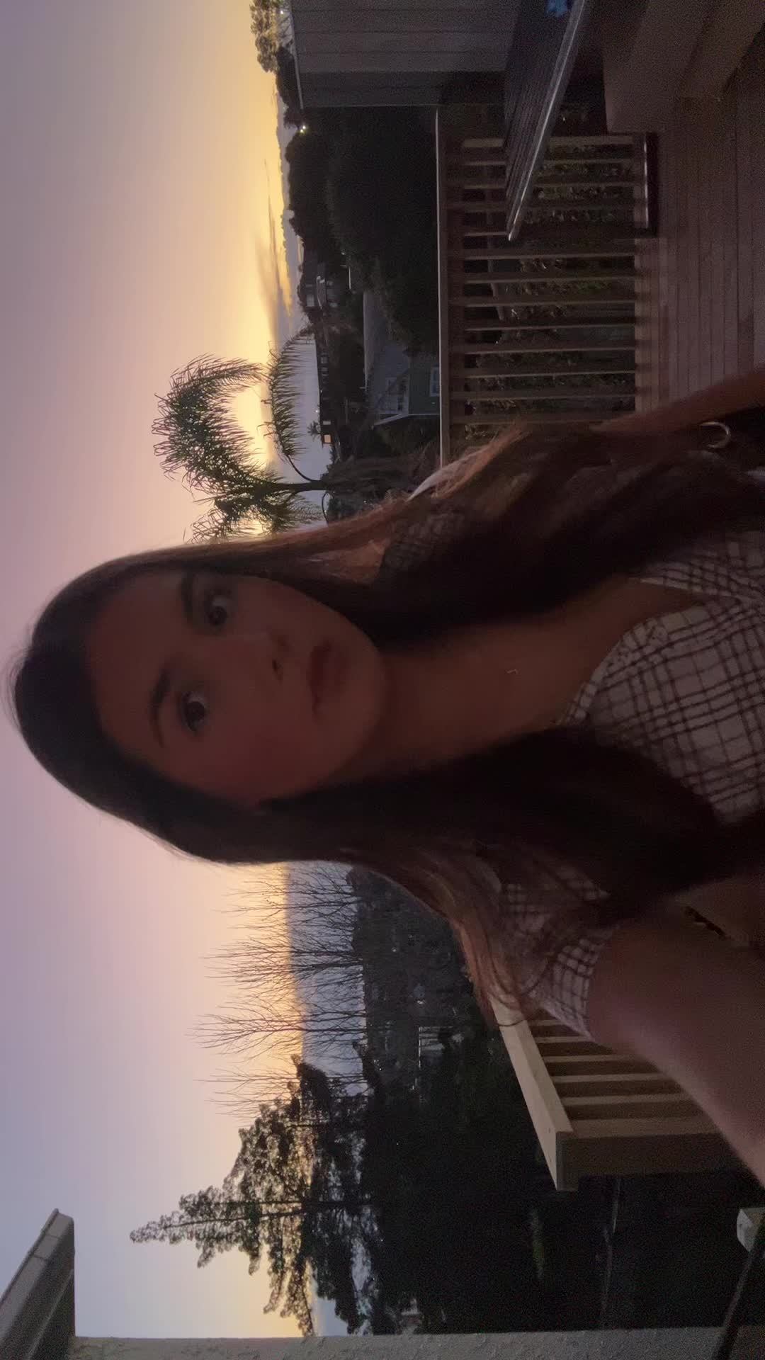 @lola
