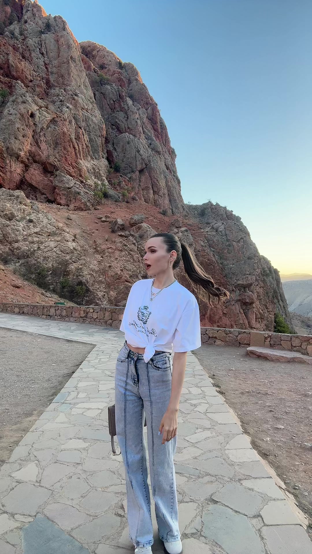 @Lara🦋
