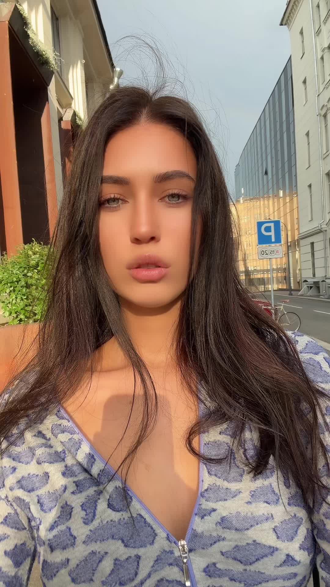 @Milania