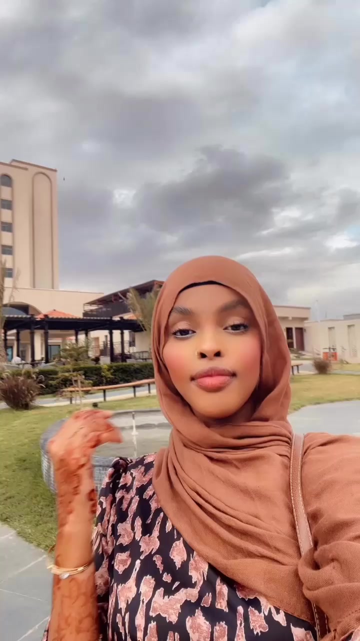 @Fadumo Riyaad