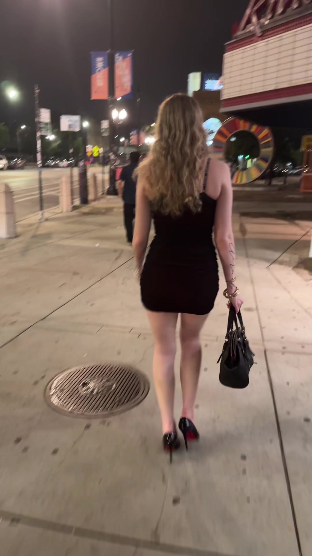 @yomamasofatsheatemyasss