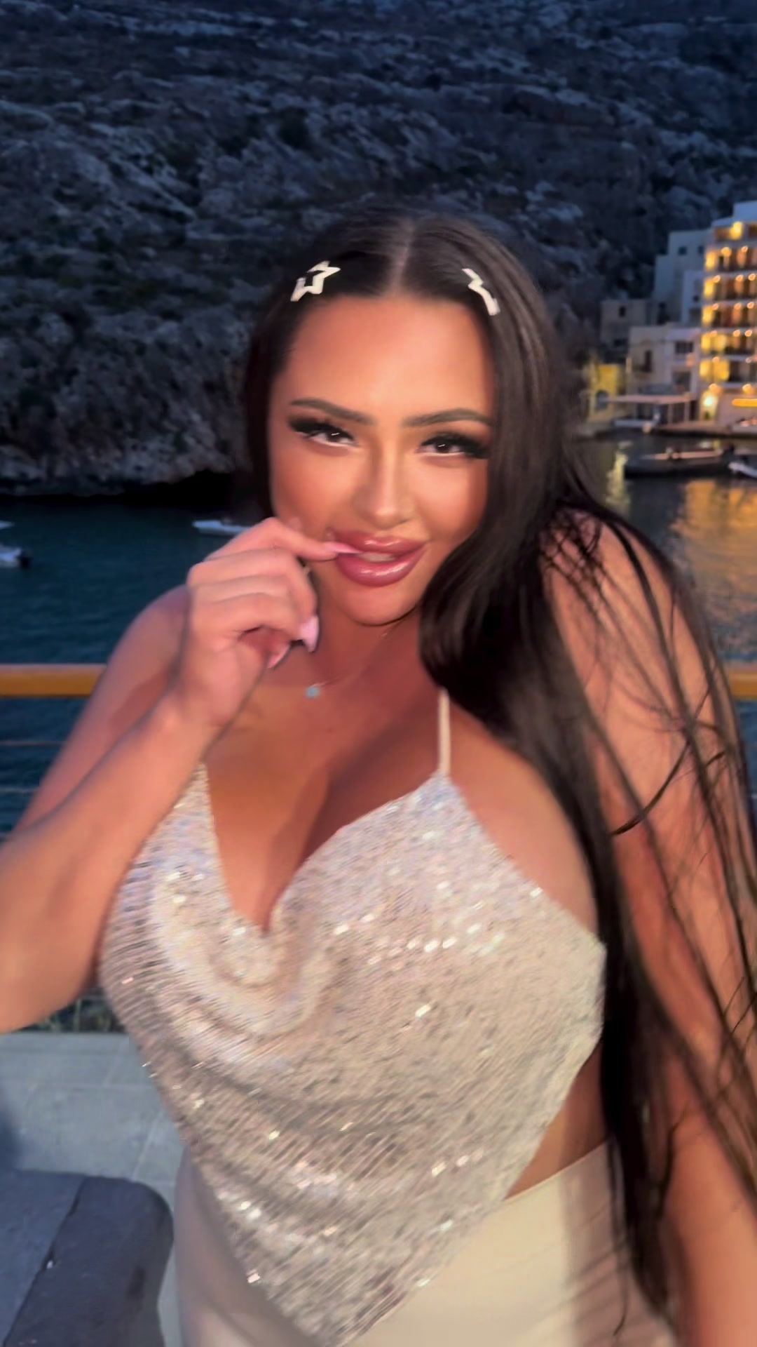 @zoeyfoxxofficial