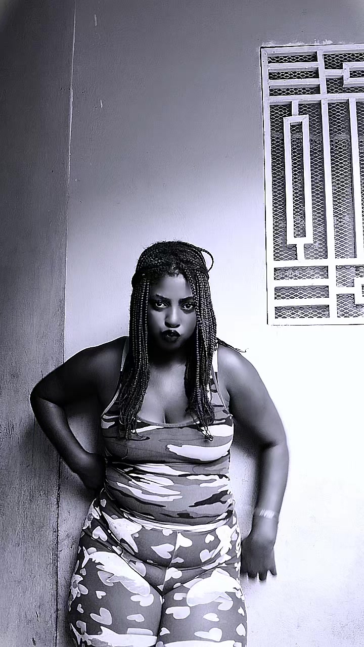 @sherloo la courageuse