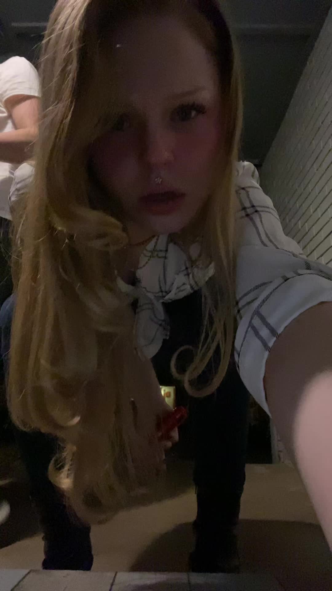 @Keezi