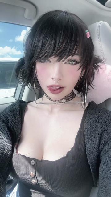 @elliibear
