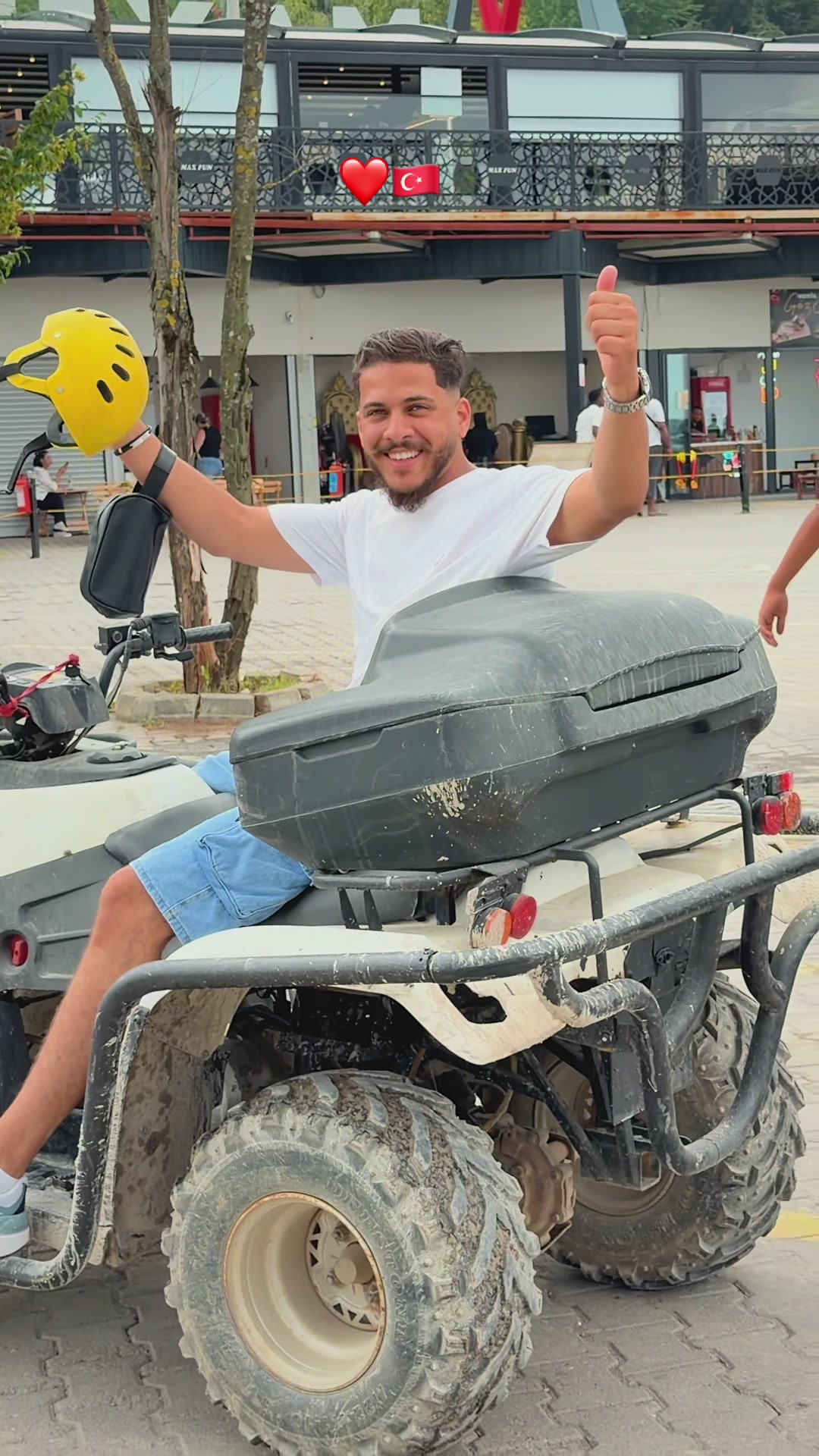 @ايوب فنشه
