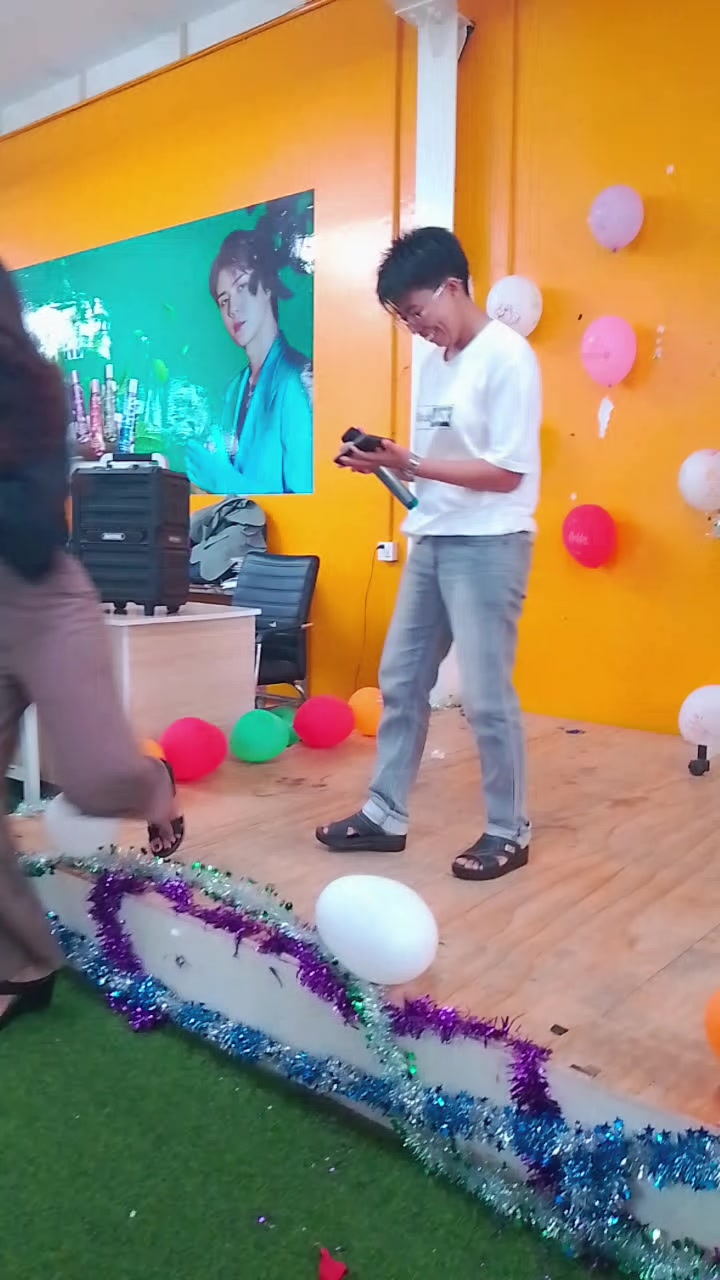 @Daw Zun Moe Satt Maketing CEO