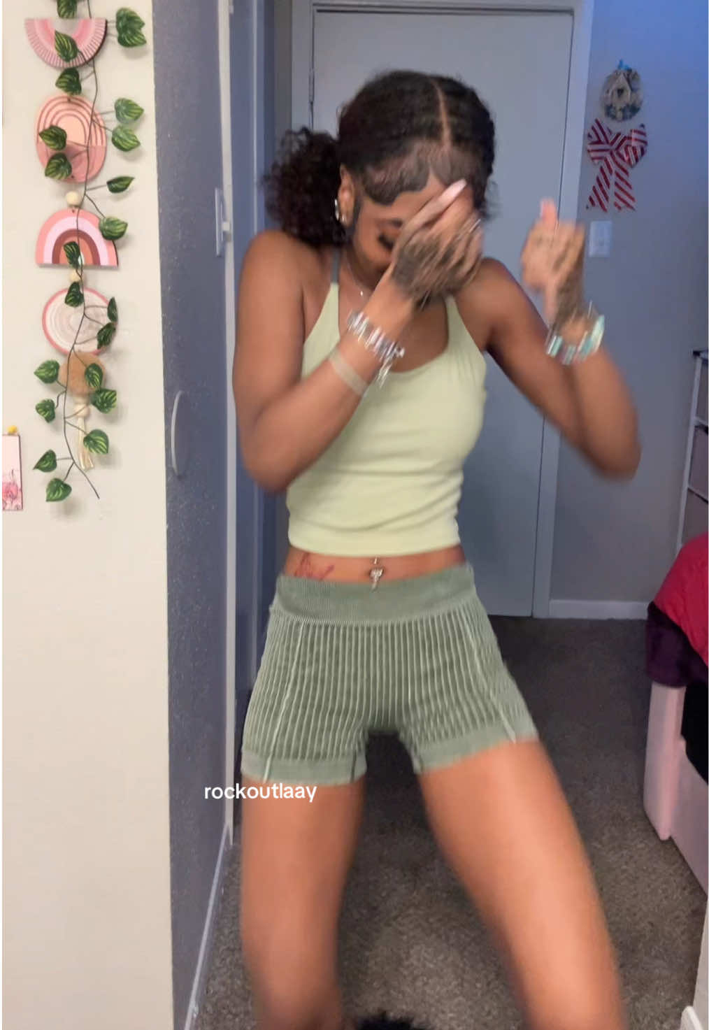 @rockoutlaay