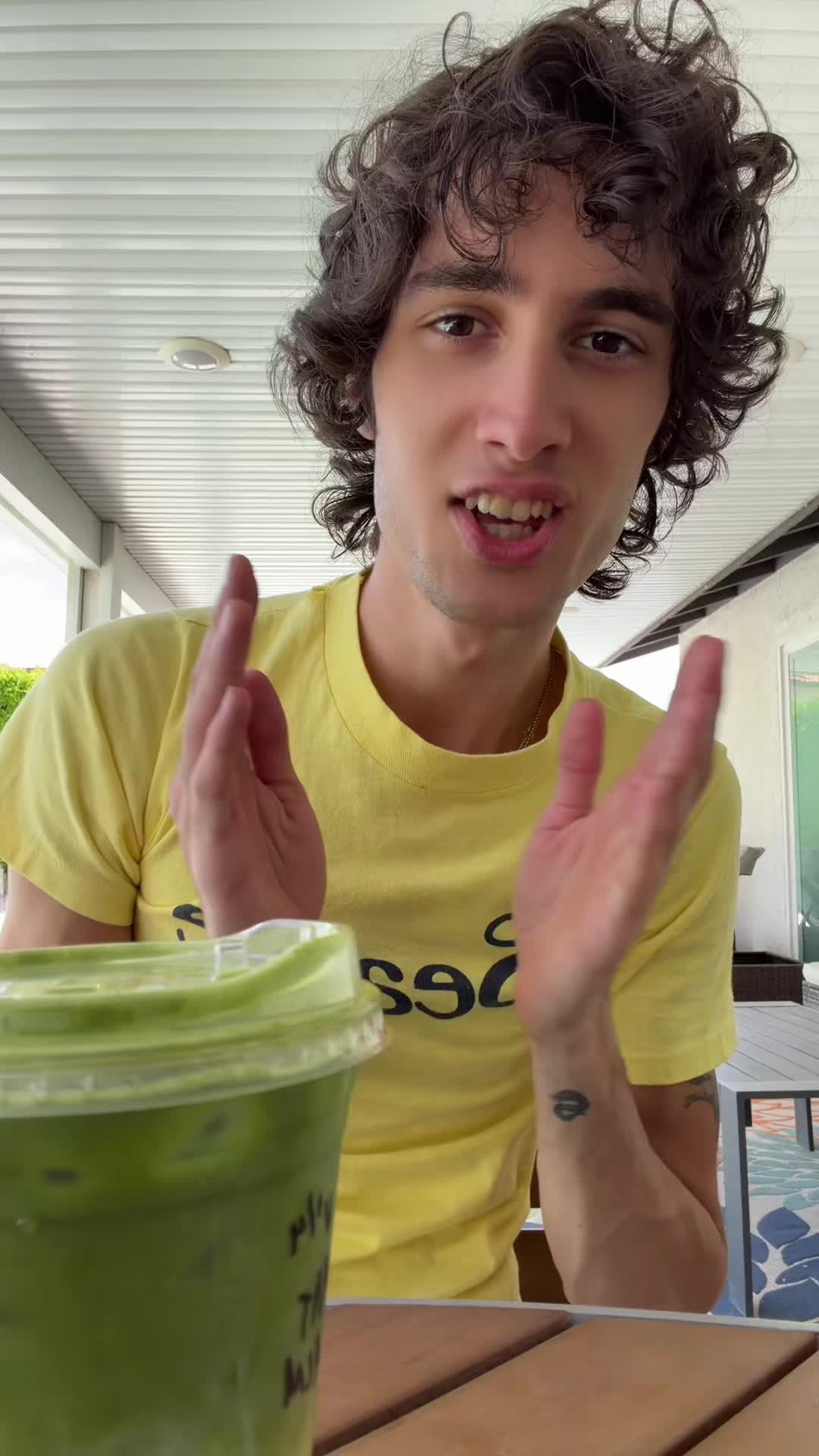 @sombr