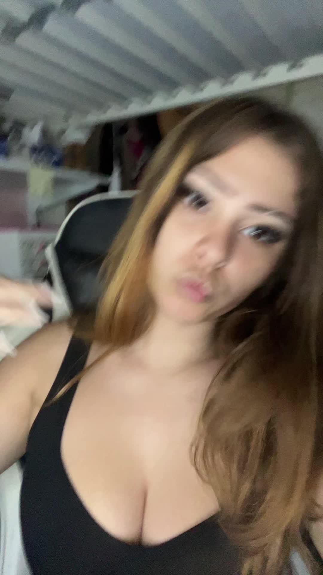 @🧟