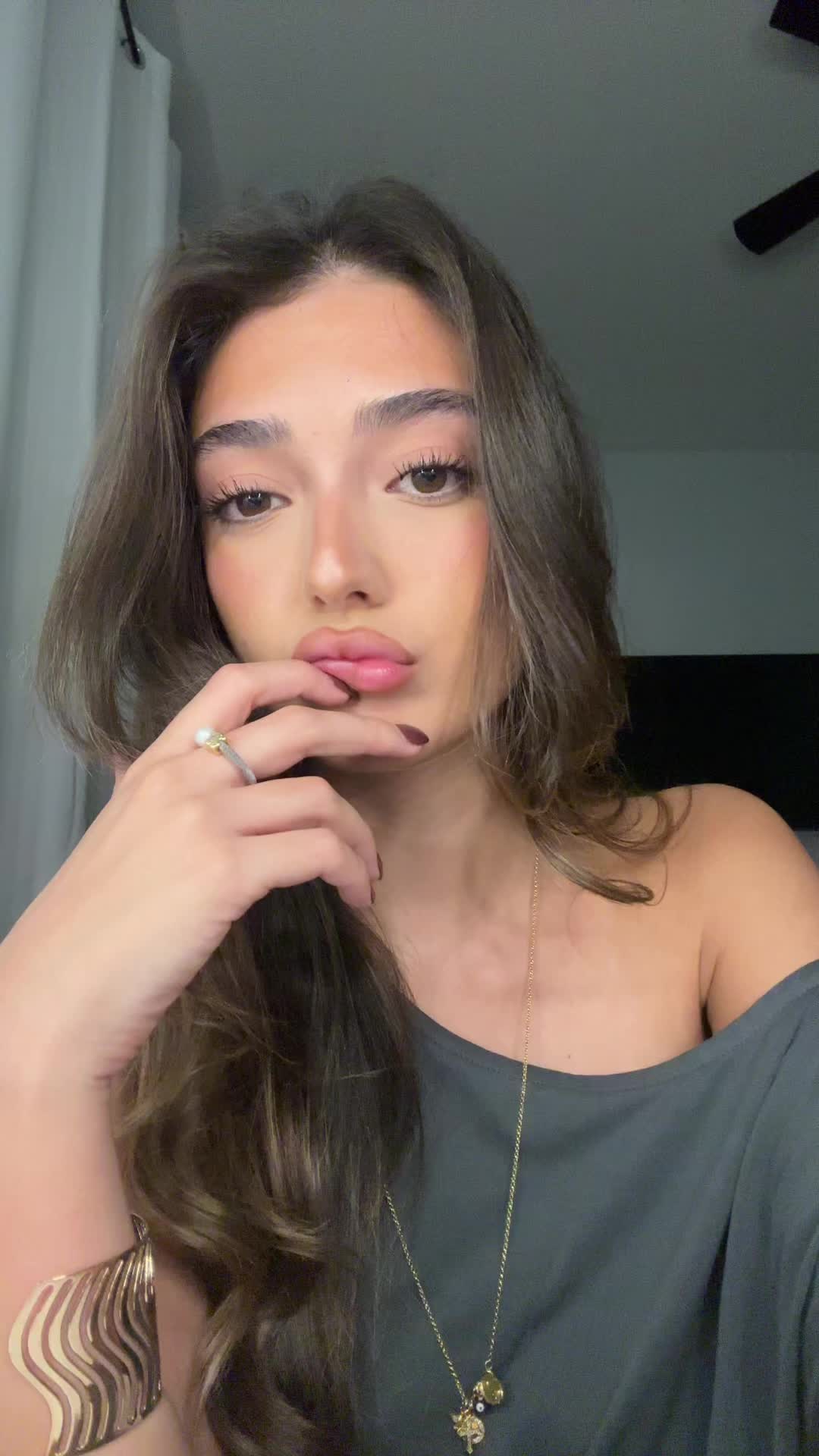 @notsuzigomez