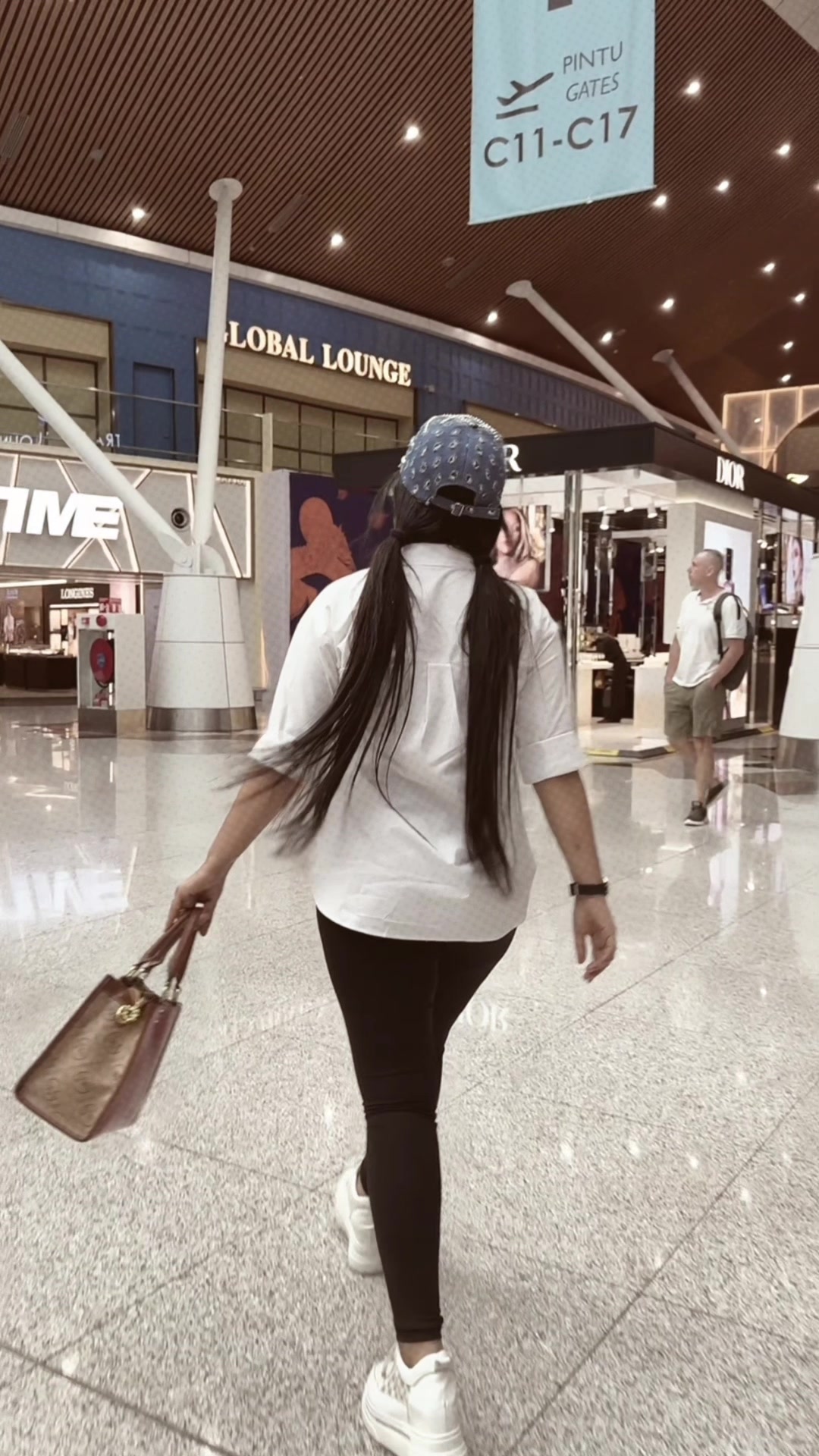 @priyankazamanofficial