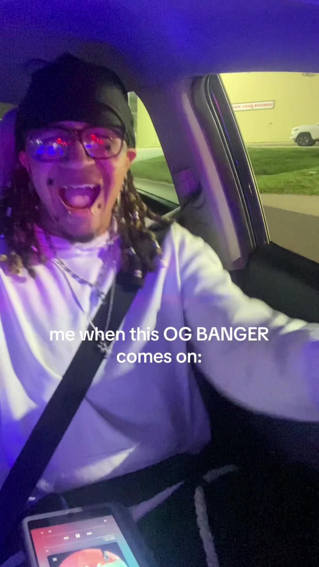 @whoz_twistann