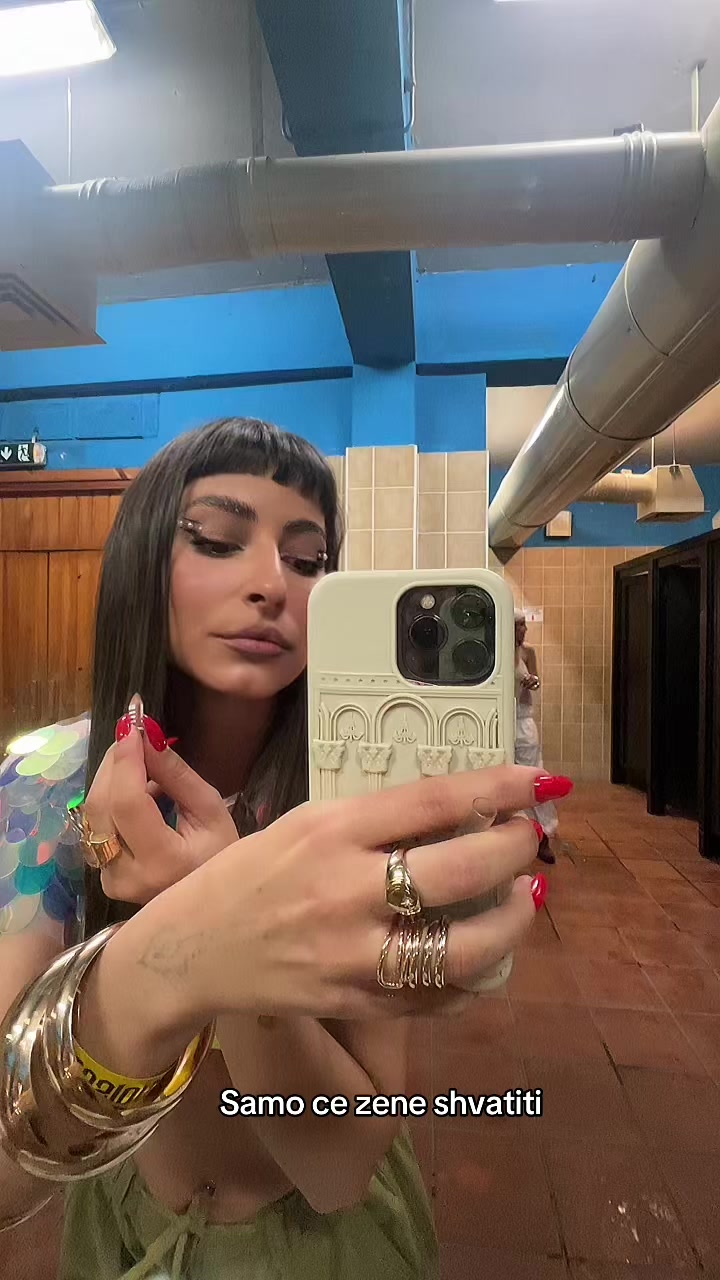 @Alisa
