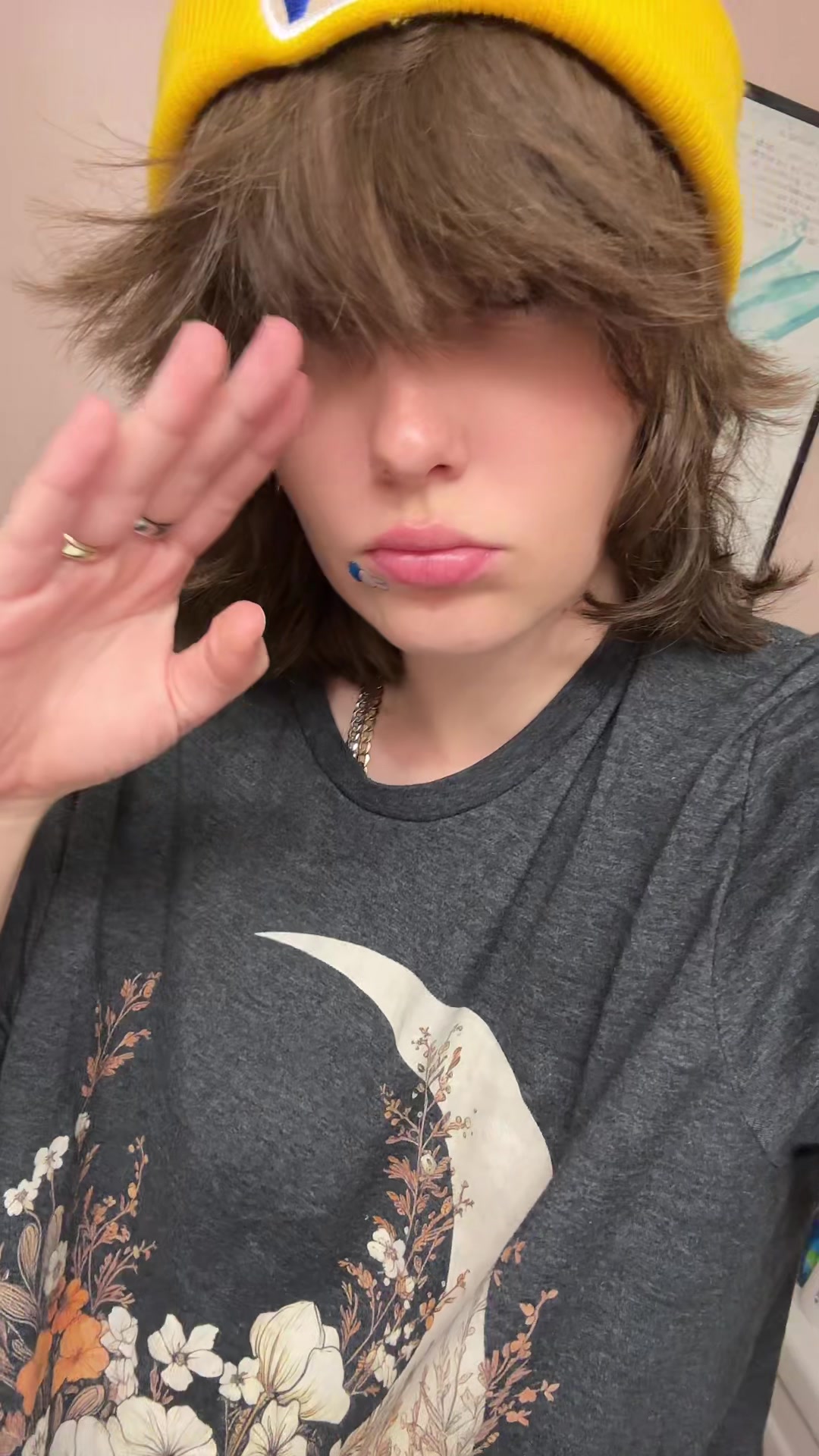 @:3