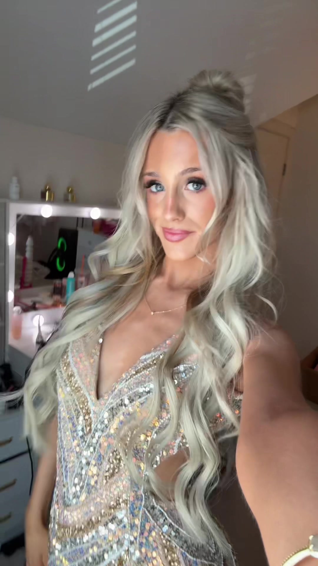 @via *✧･ﾟ: