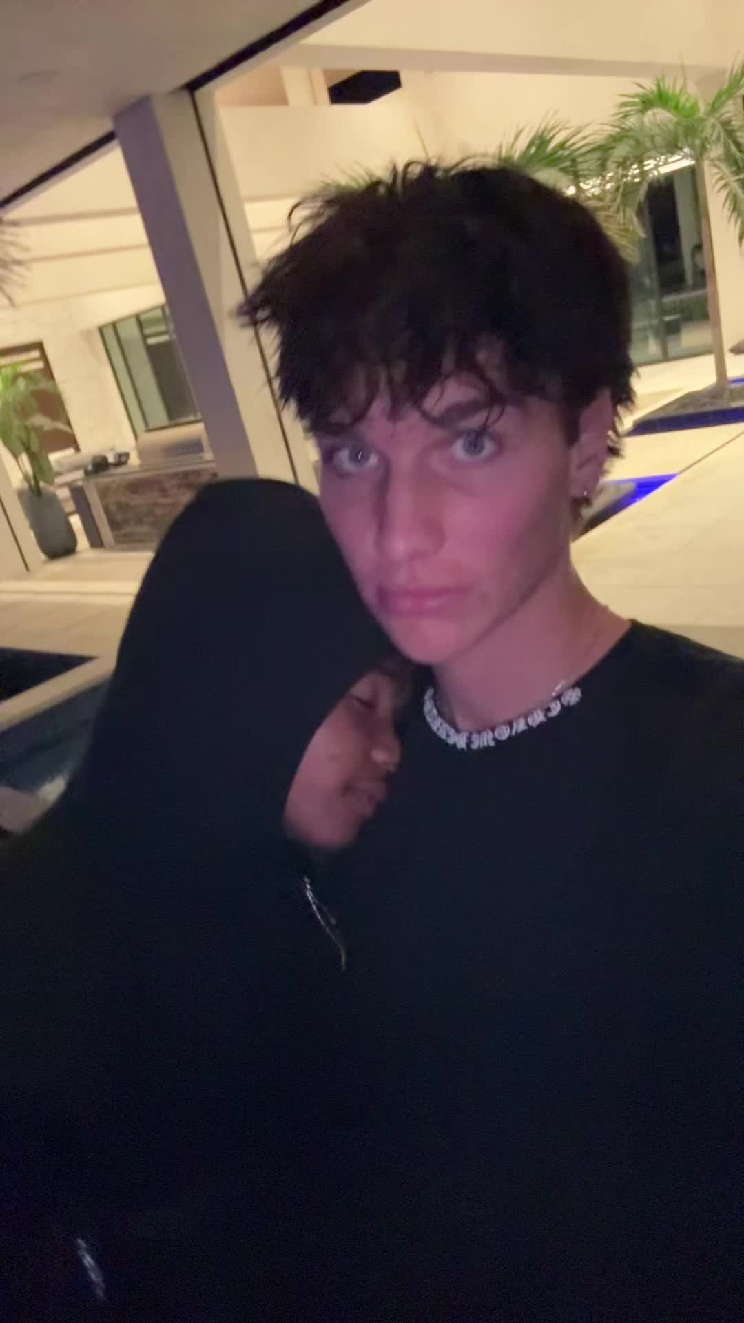 @Bj