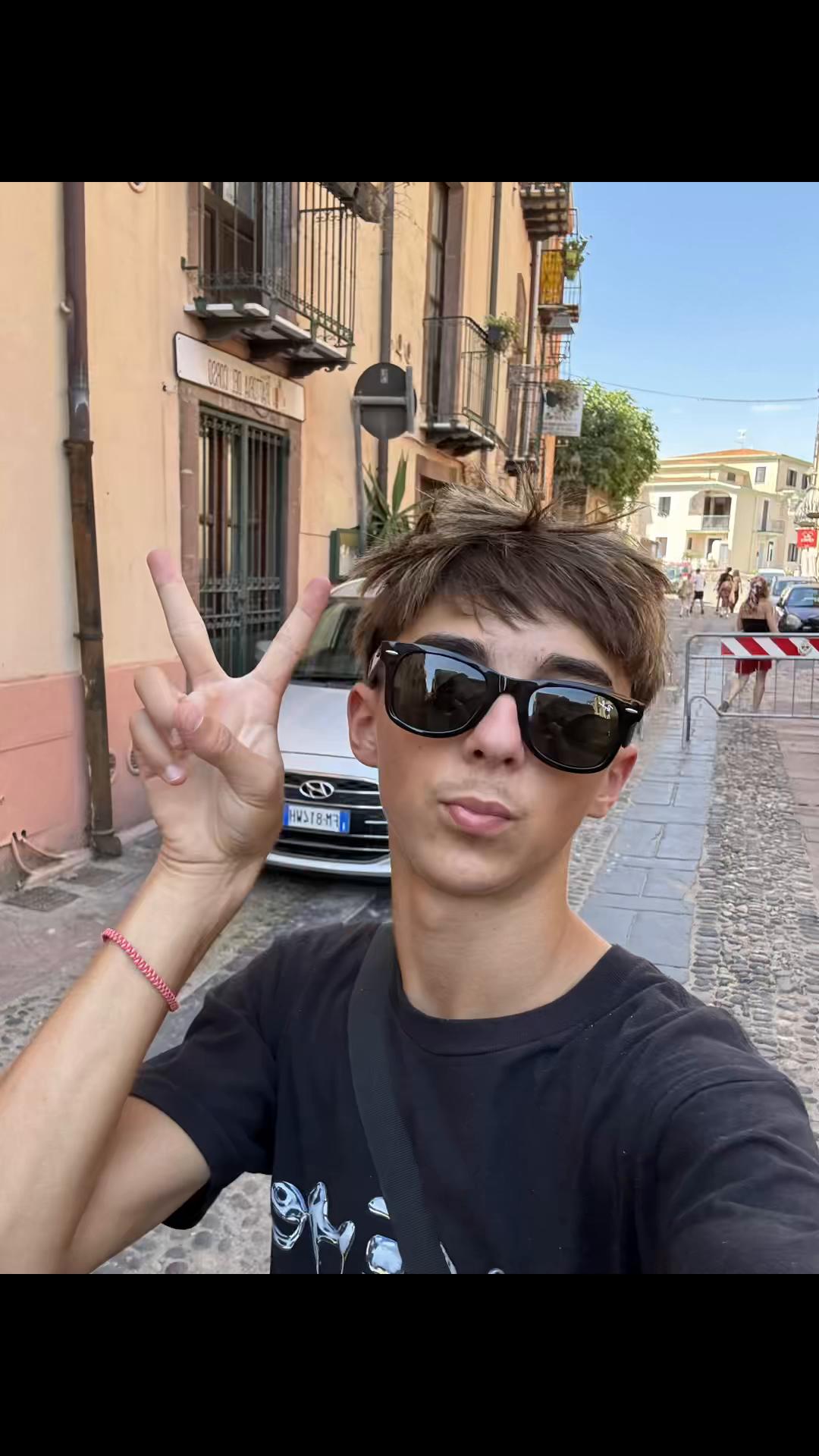 @LEVIVY