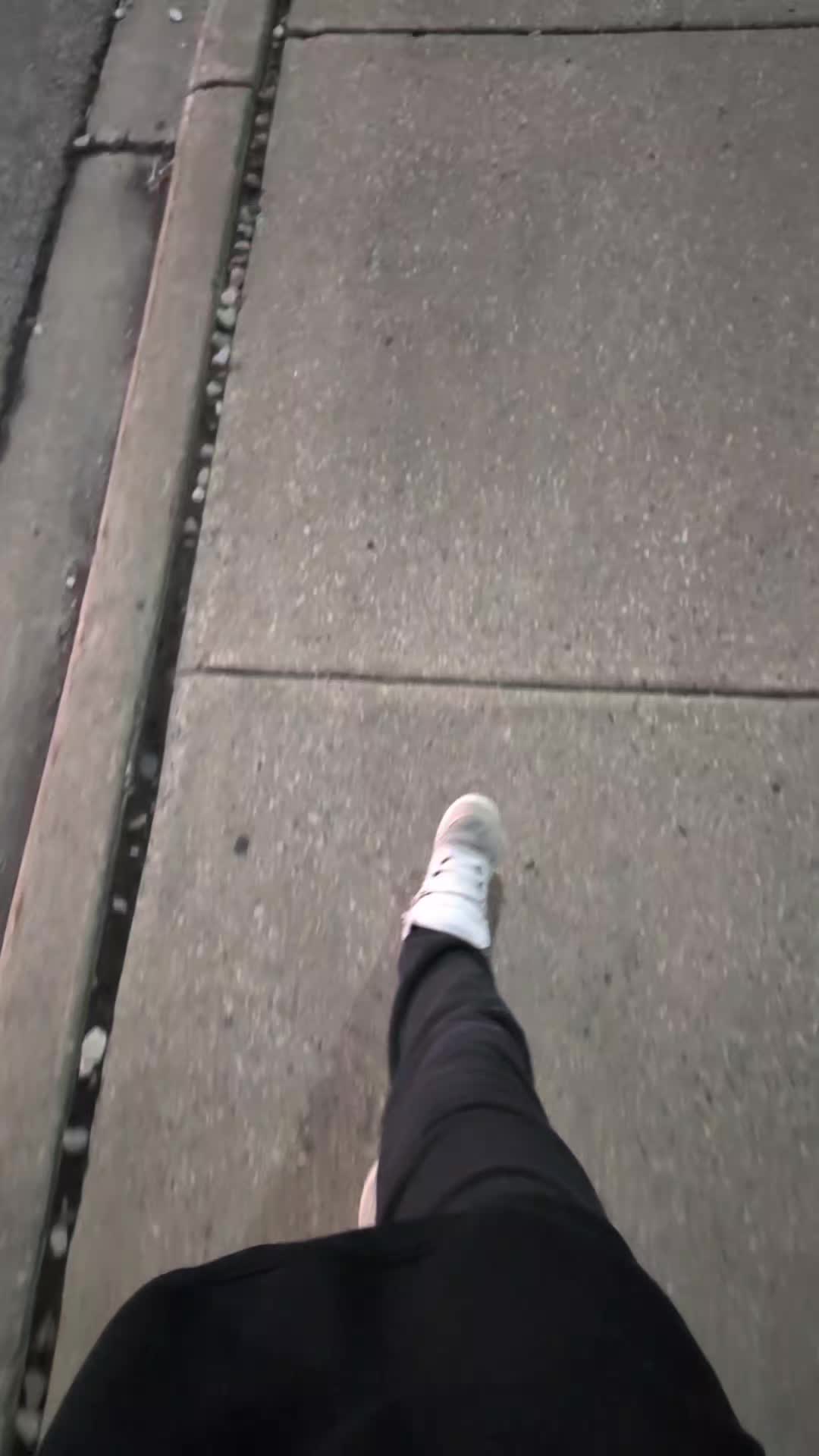 @𖣂