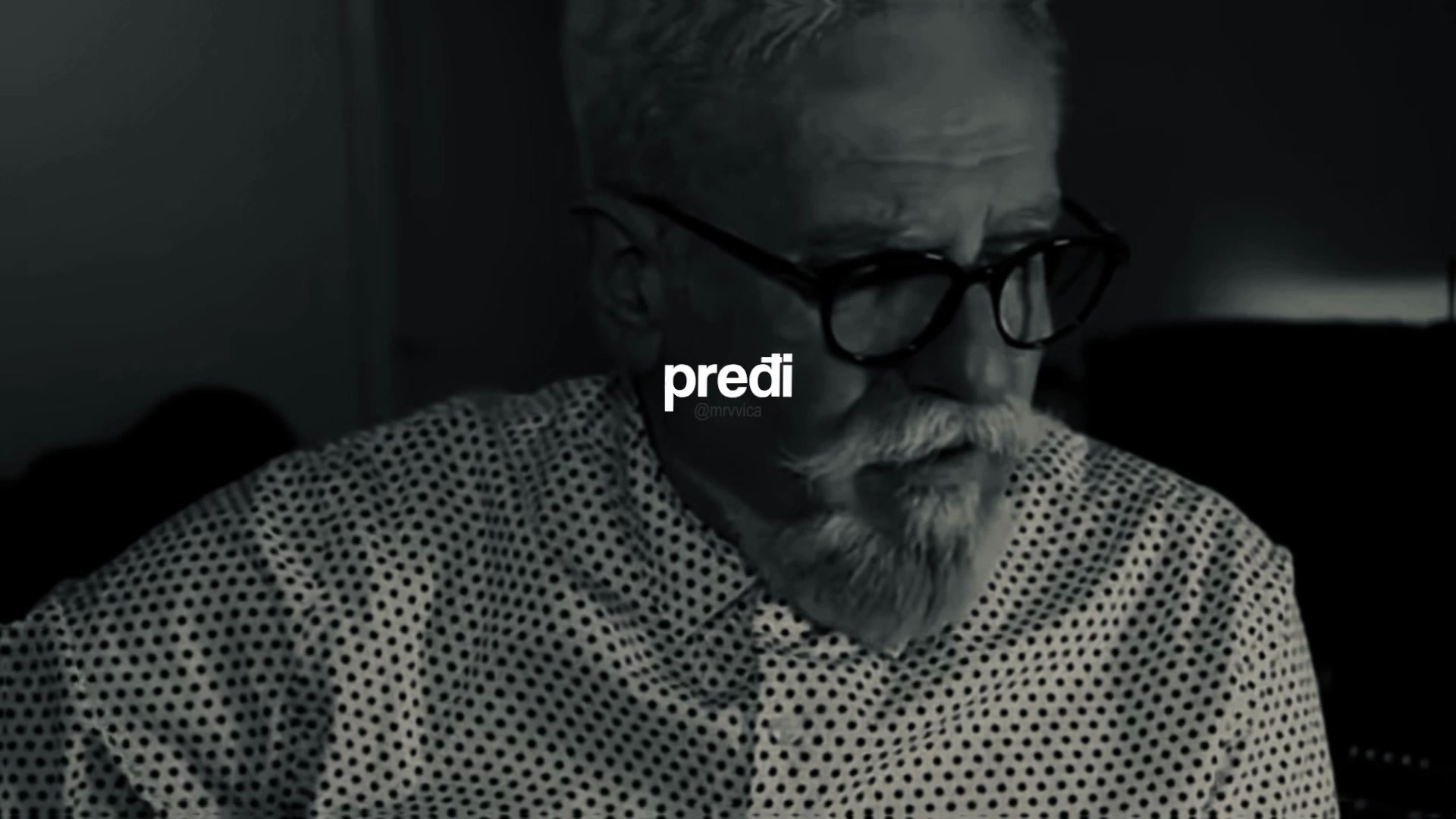 @⃟