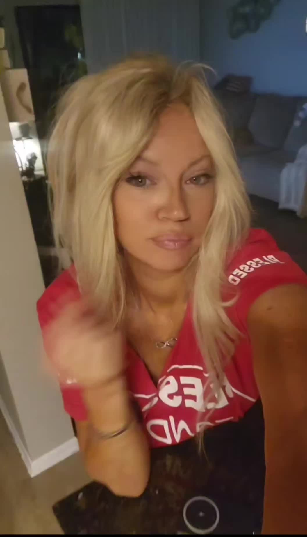 @mandiesue