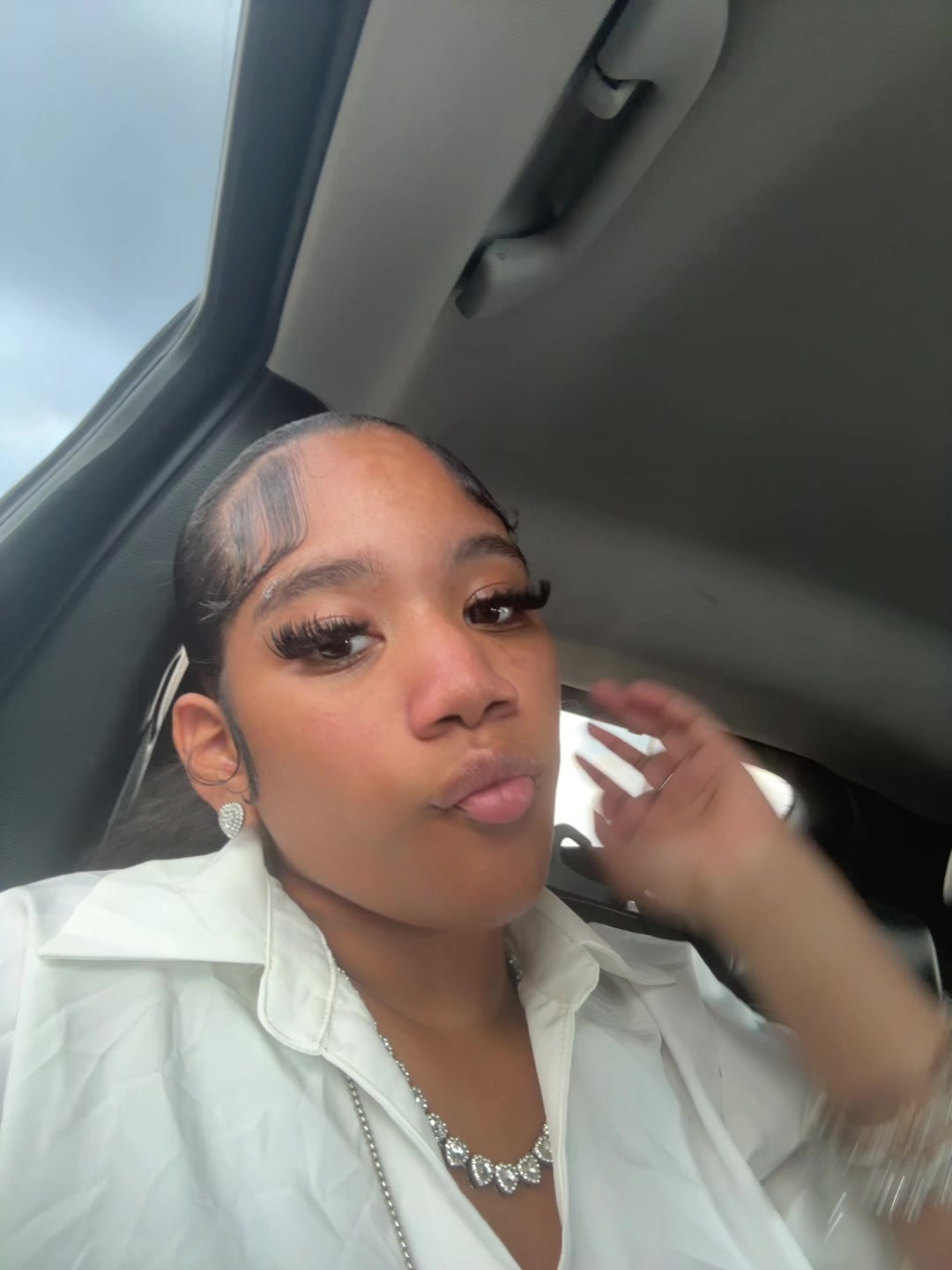 @𖦹The weirdo𖦹